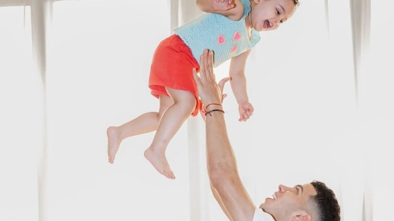 إمام عاشور يحتفل بميلاد ابنته كتاليا